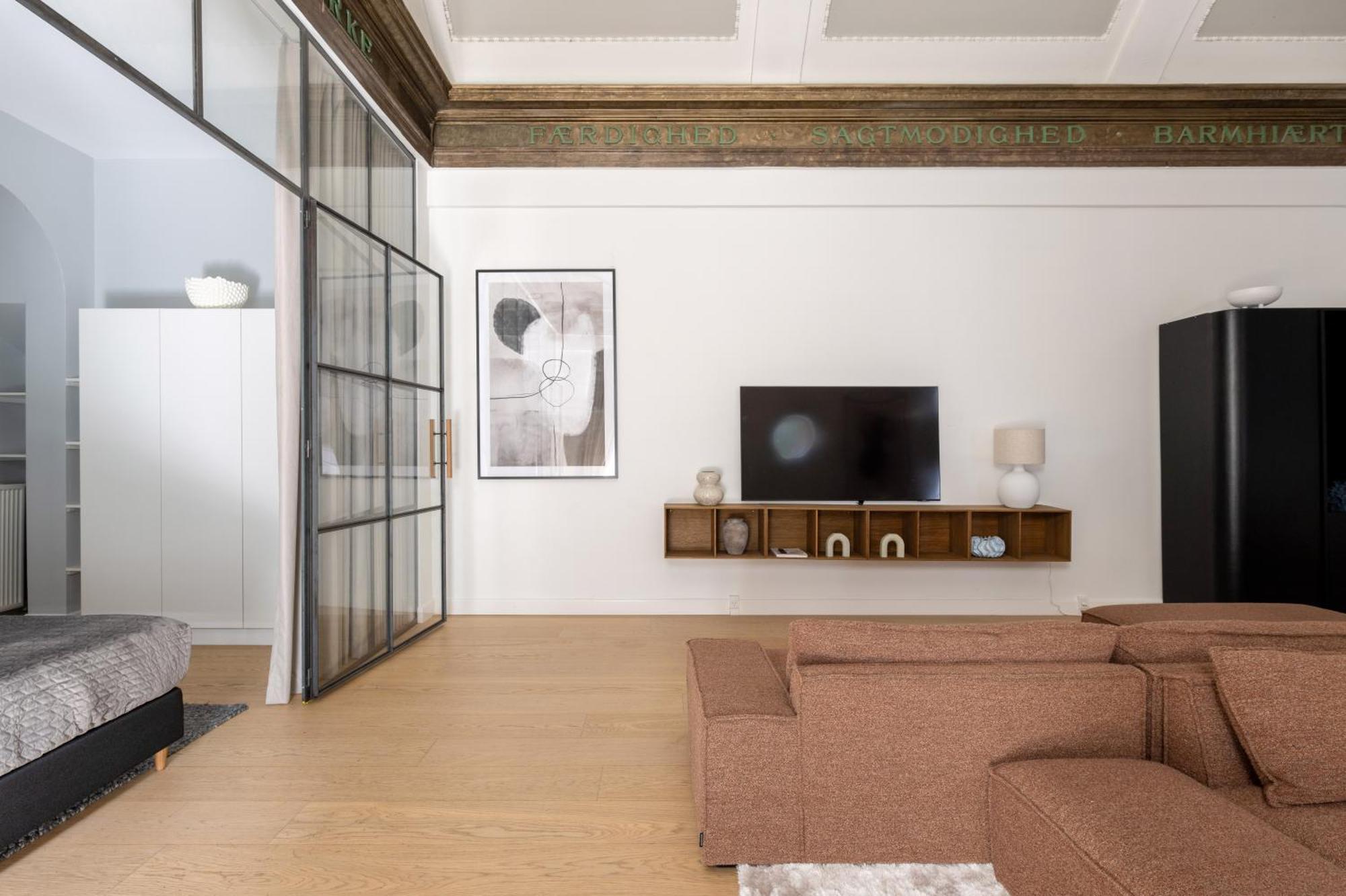 Unique 3 Bedroom Apartment In Vibrant Frederiksberg Kopenhag Dış mekan fotoğraf
