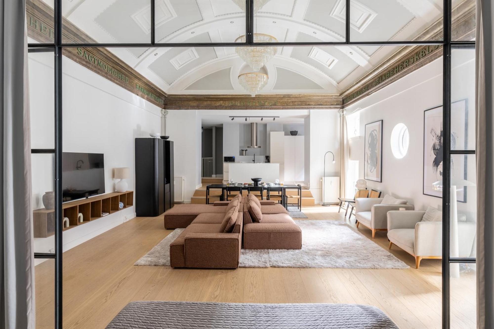 Unique 3 Bedroom Apartment In Vibrant Frederiksberg Kopenhag Dış mekan fotoğraf