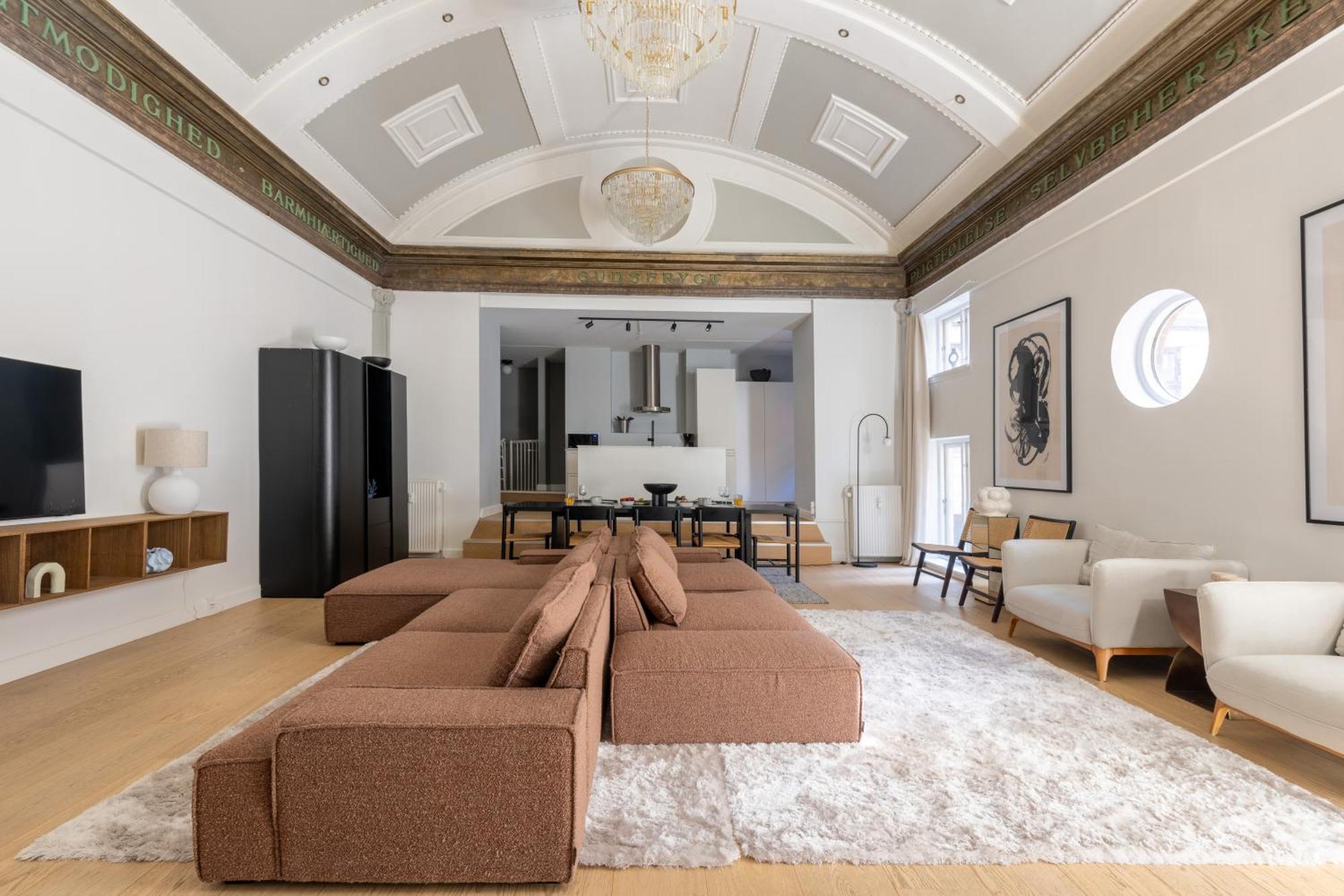 Unique 3 Bedroom Apartment In Vibrant Frederiksberg Kopenhag Dış mekan fotoğraf